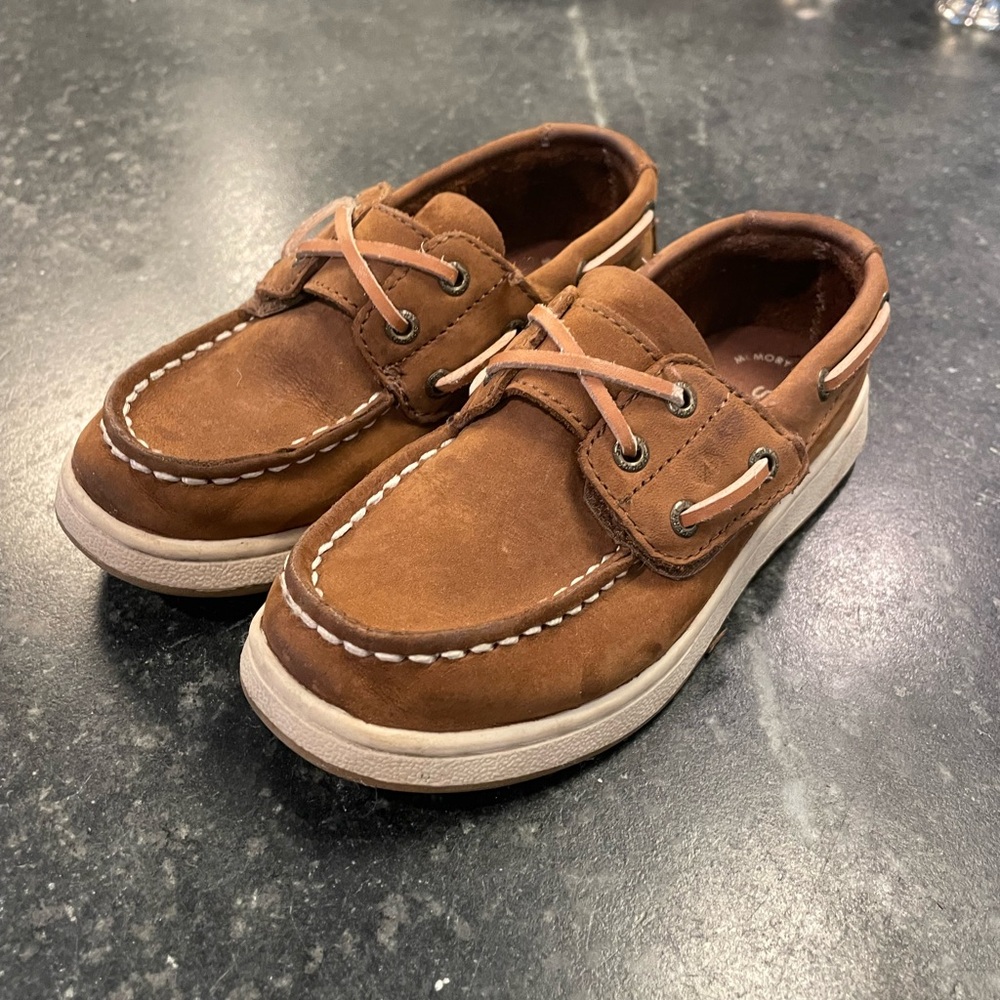 Sperry Brown Leather Moccasins with Classic Stitching